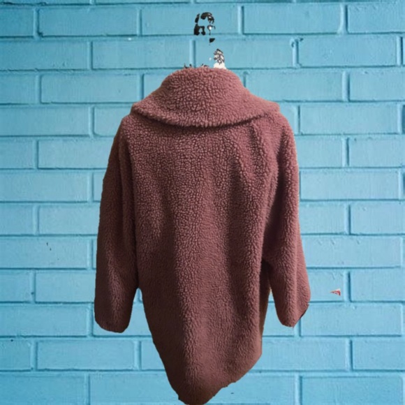 Abercrombie faux fur style fall jacket - Picture 2 of 3